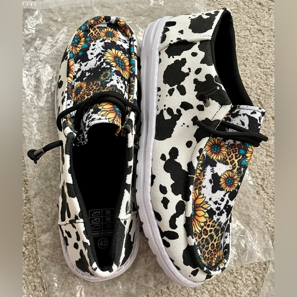Women’s sunflower print canvas shoes